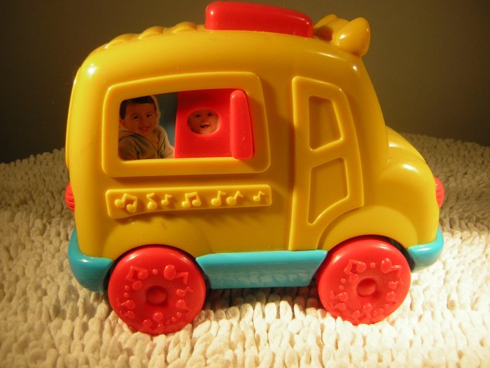 fisher price laugh and learn bus