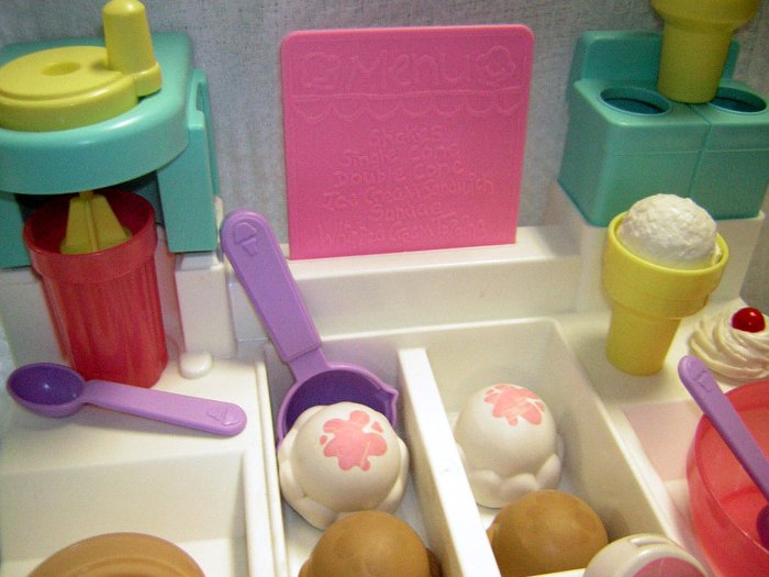 Playskool Vintage 1993 Ice Cream Parlor Shop Play Set (HB39)