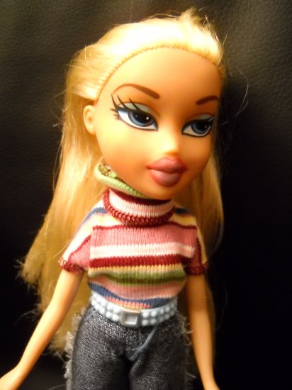bratz doll with blonde hair