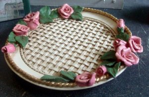 Resin Rose & Lattice Wall Plaque