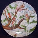 THE LITTLE PEOPLE "DECORATING THE TREE" WOODMERE PLATE