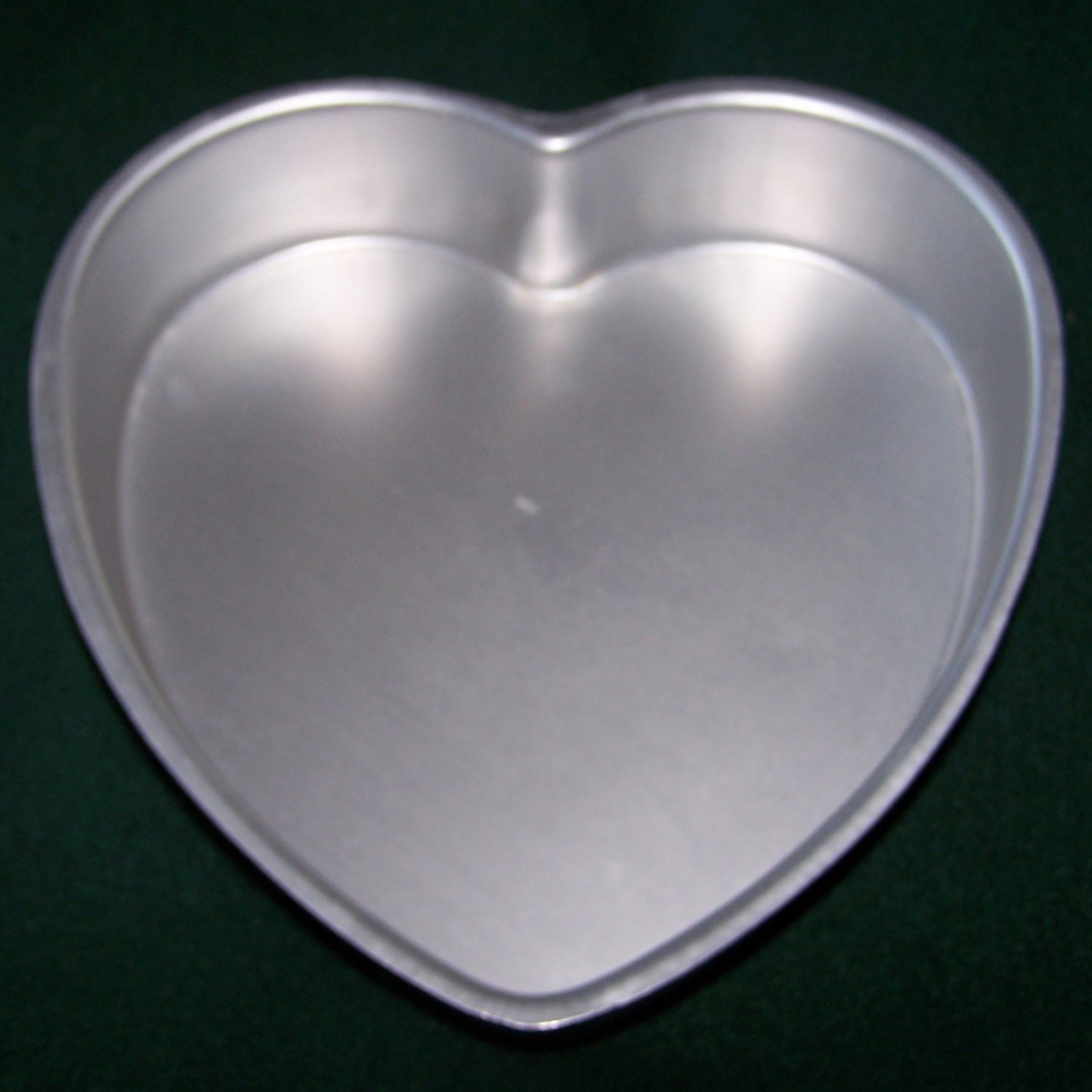 Wilton Decorator Preferred 8 x 2 Aluminum Heart-Shaped Cake Pan