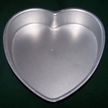 Wilton Decorator Preferred Aluminum 4 Piece Heart Pan Set 