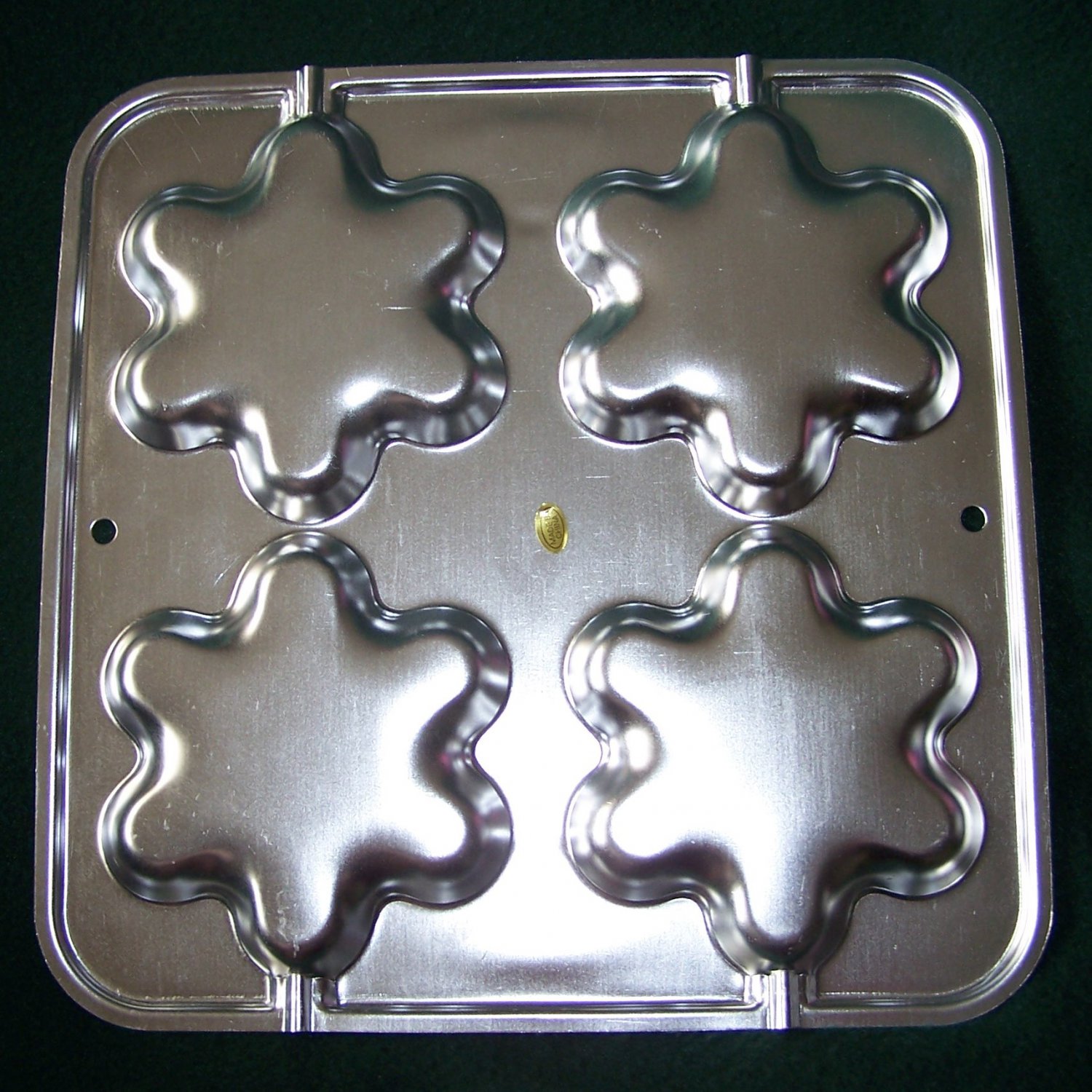 Wilton Cookie Treat Pans Heart 21058104 LOVE & Blossom Shape Pans