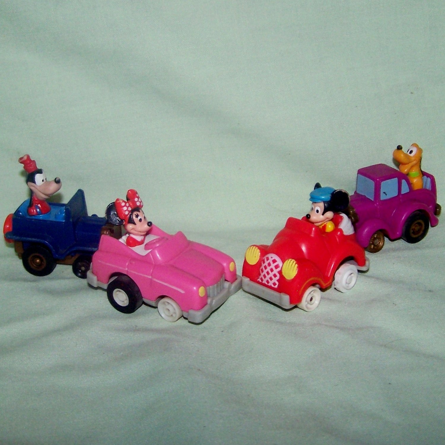 Lot Of 4 Disney Vintage Pull Back Roll Cars Mickey Minnie Goofy Pluto