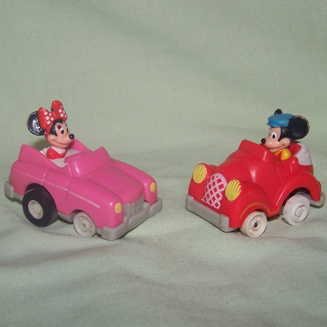 Lot Of 4 Disney Vintage Pull Back Roll Cars Mickey Minnie Goofy Pluto