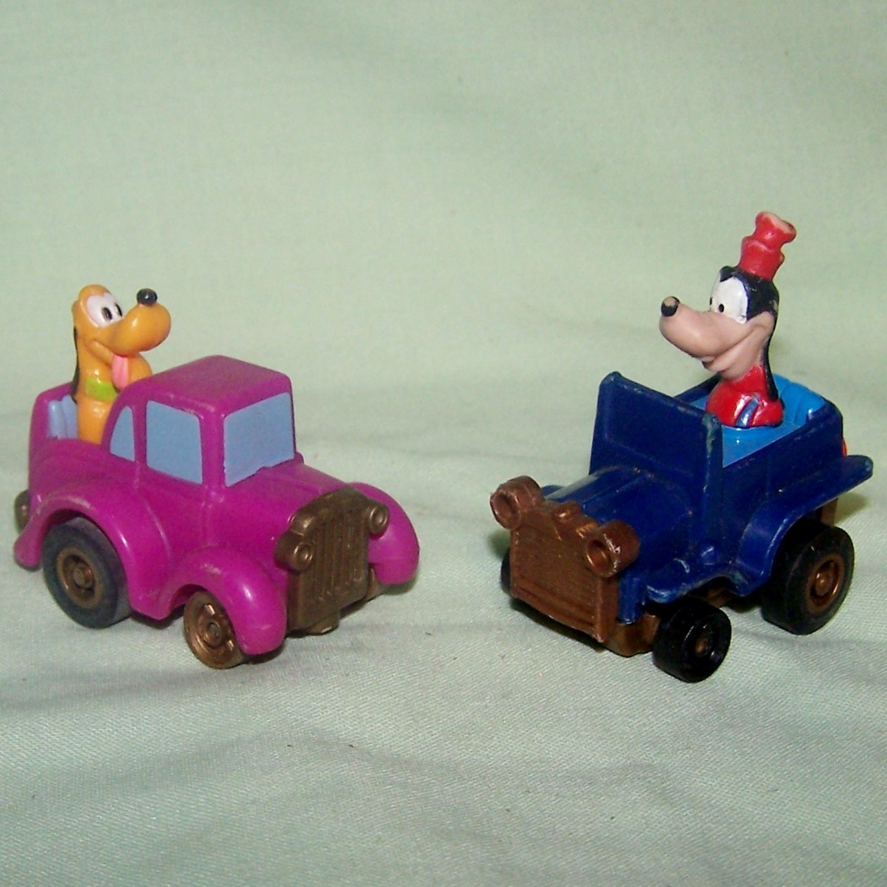 Lot Of 4 Disney Vintage Pull Back Roll Cars Mickey Minnie Goofy Pluto