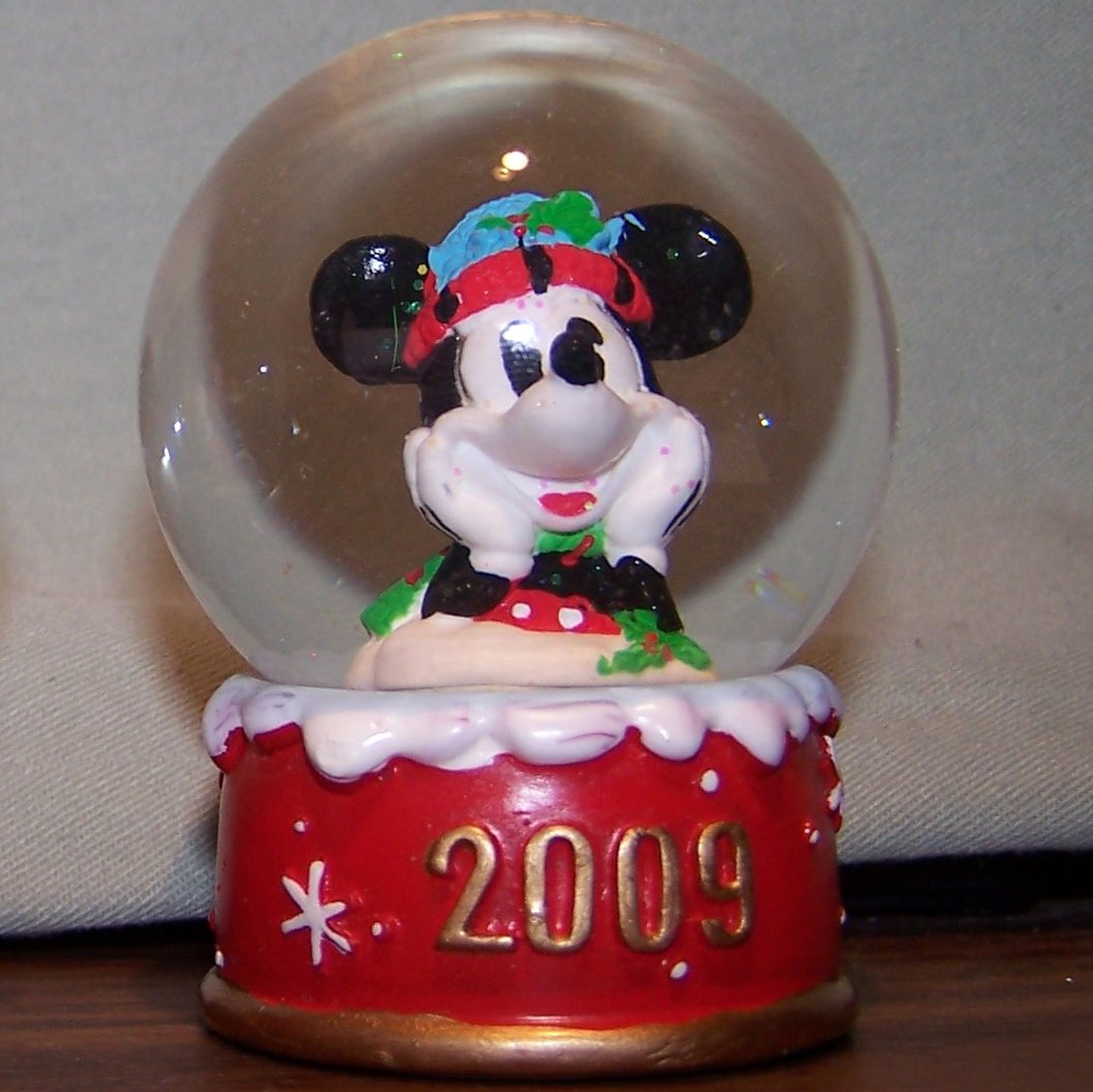 RARE 2009 Disney Mickey Mouse Snow Globe. JCPenney Christmas Promo