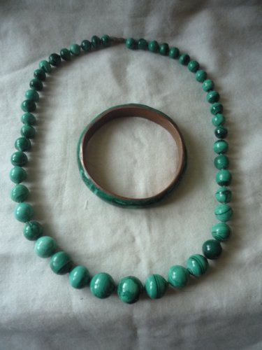 Vintage Malachite bead necklace and bracelet