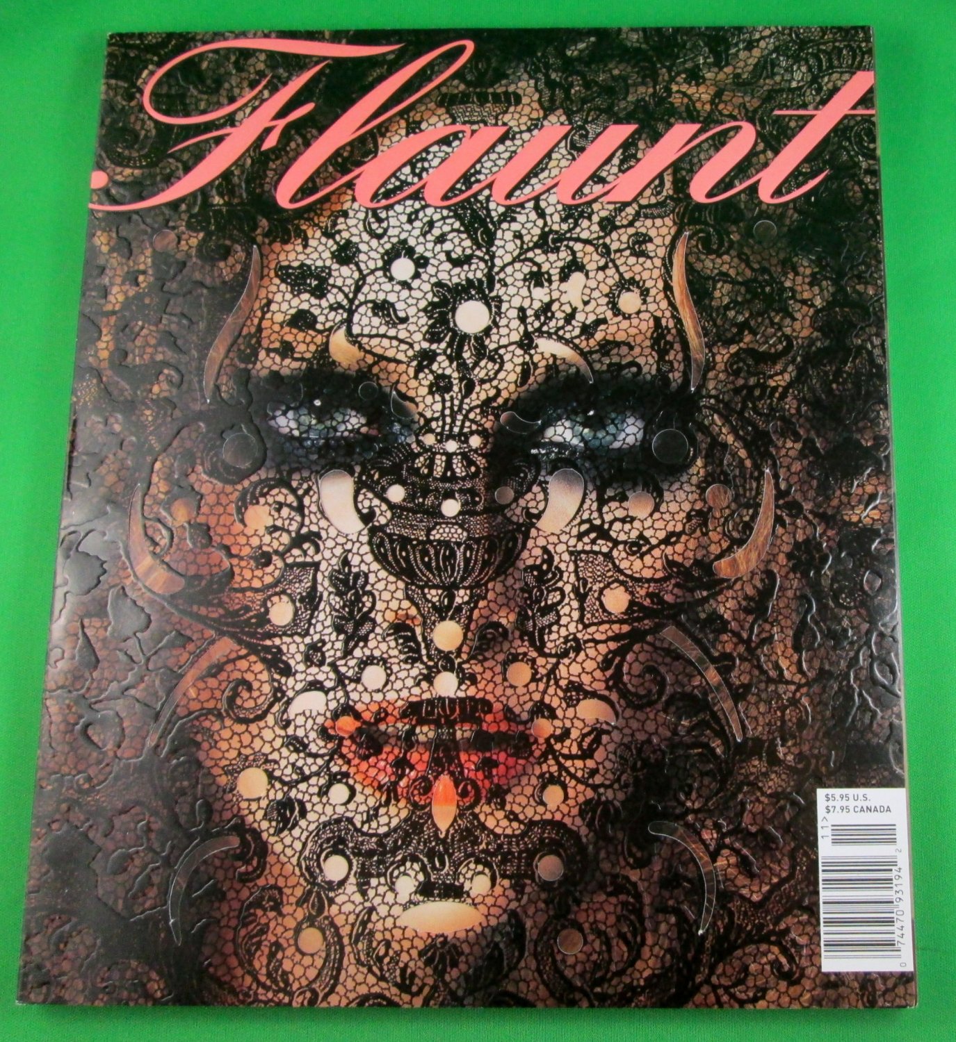 FLAUNT MAGAZINE November 1999 JULIANNE MOORE Jonathan Rhys Meyers KRUST