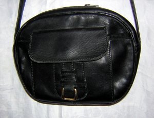 RO-EL black leather shoulder bag purse vintage made Canada ll1575