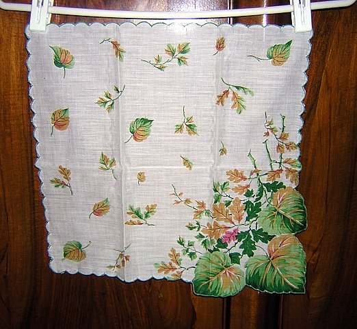 Oak and grape leaves in autumn hanky shaped corner unused vintage ll1638