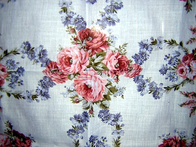 Guy Laroche Paris kerchief cabbage roses chemical lace corner unused with tags ll1001