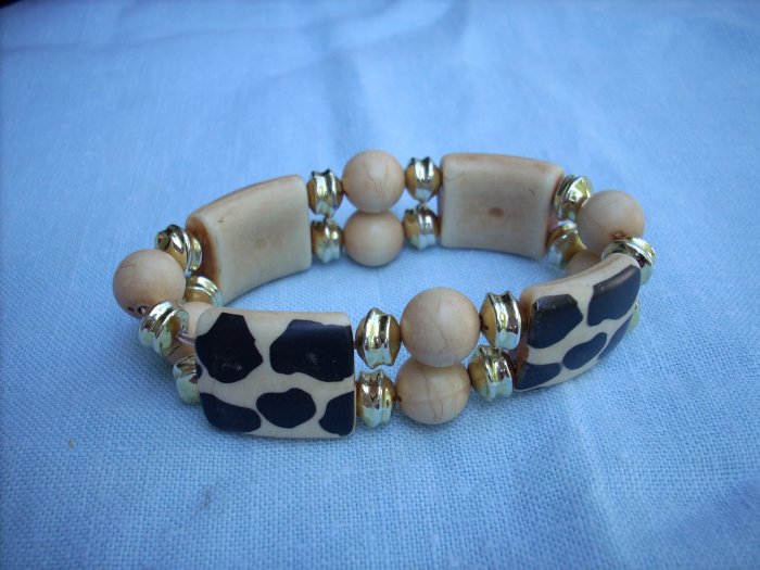 Faux bone stretch bracelet jungle print perfect condition ll1031