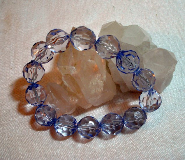 Tanzanite blue faceted lucite plastic bead stretch bracelet ll1403
