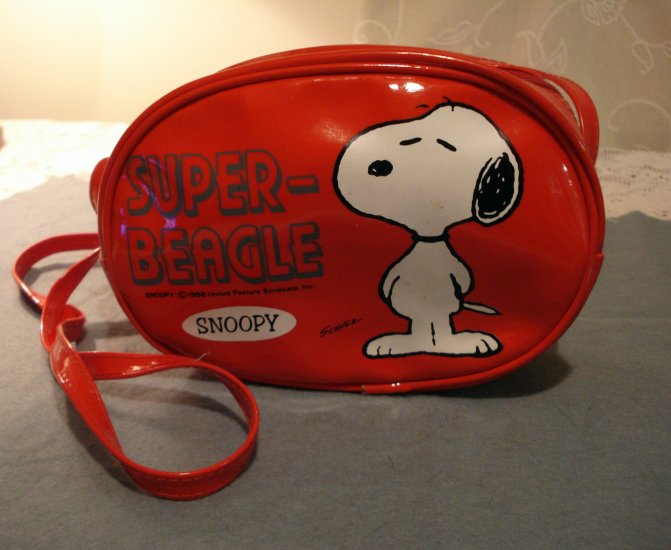 Snoopy Super-Beagle red plastic purse Schulz Peanuts 1958 shoulder strap vintage ll2338