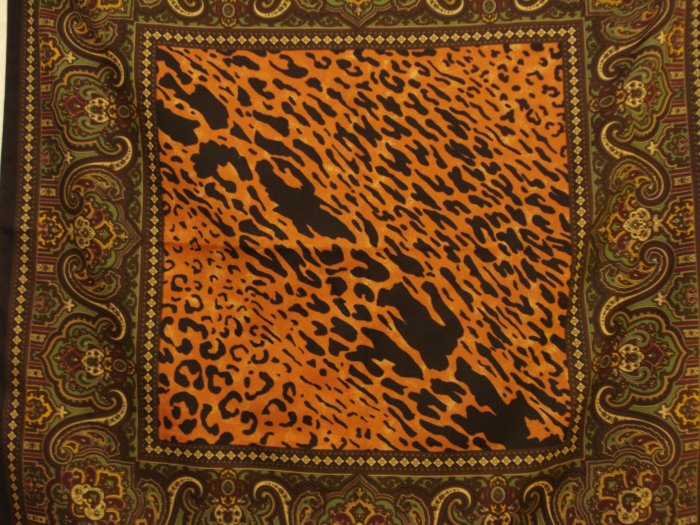 Animal print paisley scarf large polyester square dramatic excellent vintage ll2450