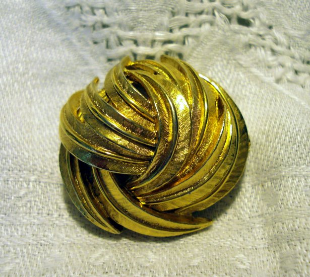D'Orlan brushed gold tone scarf clip pendant swirled feathers signed vintage jewelry ll2558
