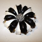Black white enameled metal Crown Trifari flower pin brooch as new vintage ll2649