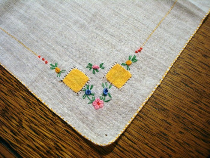 White linen hanky handmade applique embroidery sweet antique ll2661