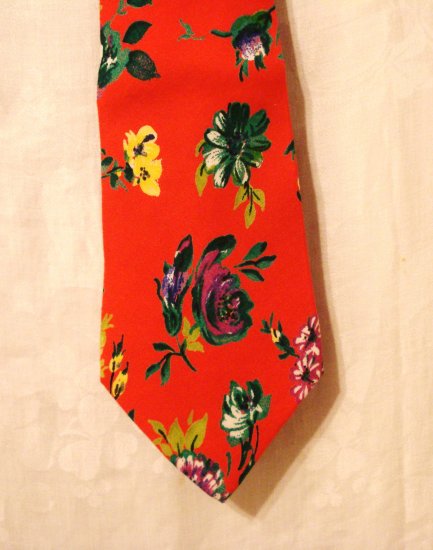 Liz Claiborne Accessories men's neck tie floral on red excellent pre-owned ll2996