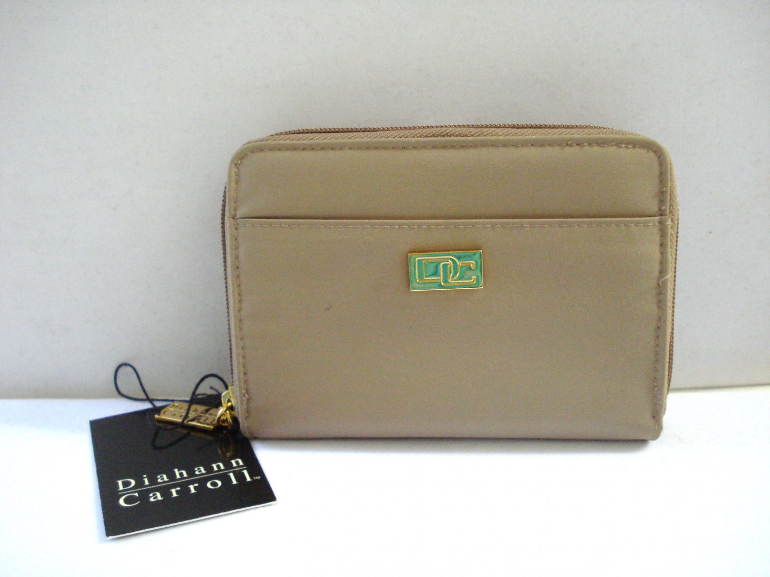 Diahann Carroll nylon French purse style wallet unused vintage w tags cafe au lait ll3181