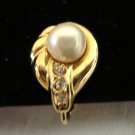 Demure gold tone screwback earrings faux pearl rhinestones vintage ll3248