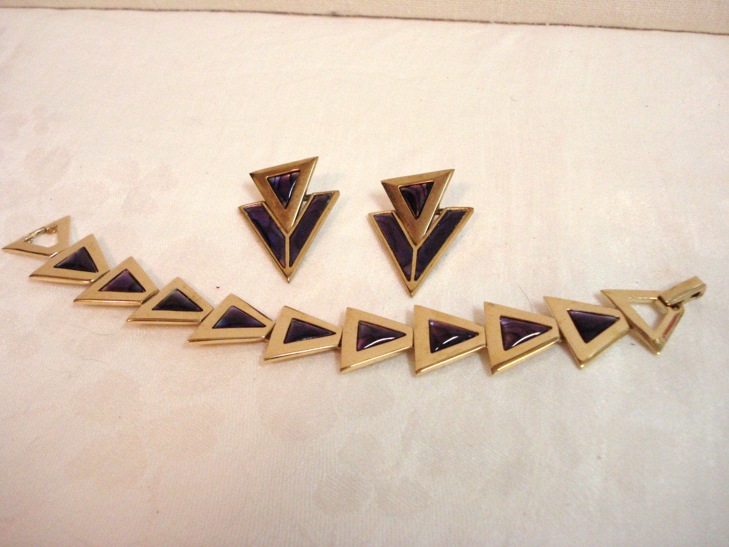 Butler bracelet pierced earrings set triangles with irridescent cloisonne vintage ll3259