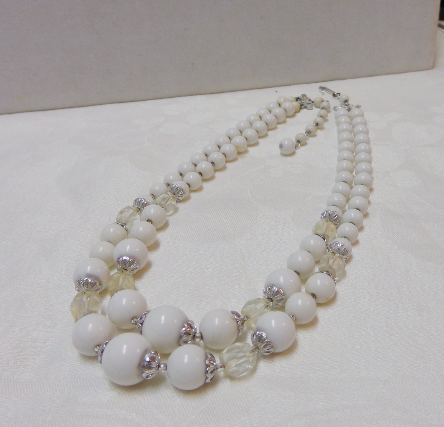 White and clear 2 strand necklace plastic beads made Japan vintage ll3306