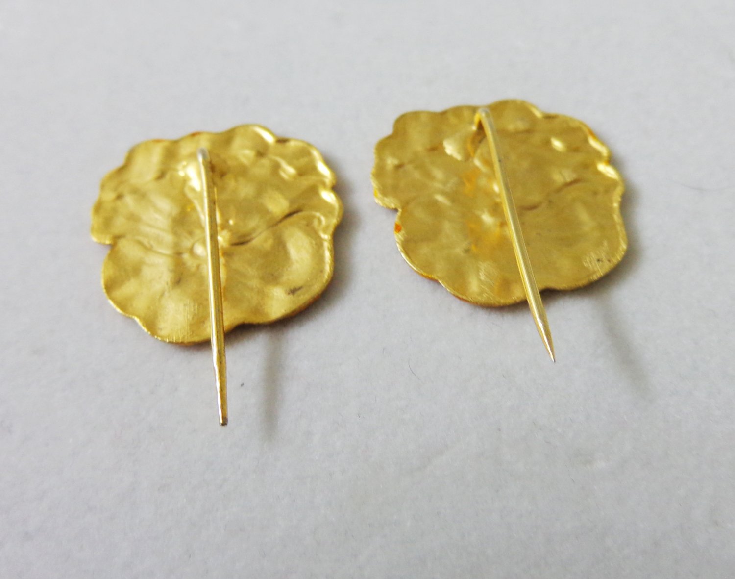 2 Pansy stick or dress pins golden metallic color sweet vintage ll3380