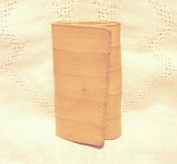 Eelskin keycase with coin slot 6 key holders sand unused vintage ll2524