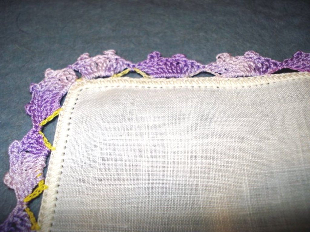  Antique linen hanky with lavender crocheted lace edging ll1472