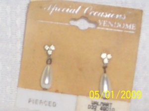 Earrings,pierced
