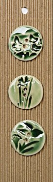 Hand made & painted ceramic buttons : L501