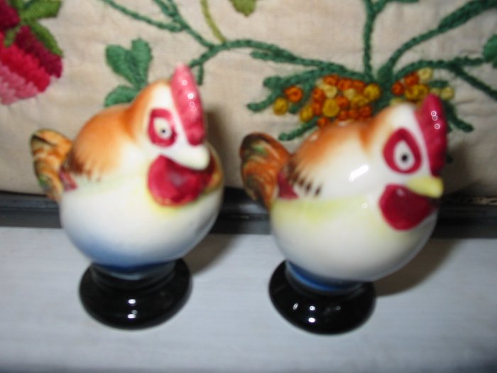 Chicken Salt And Pepper Shakers Vintage