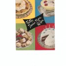 Vintage Festive Domino Sugar Recipes Cookbook