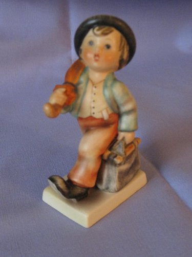 Hummel Merry Wanderer Figurine TMK3 11 2/0