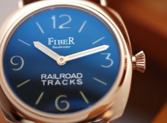 Fiber - Rose Gold Retro-Chic GI Hand Winder (FB8006-01-3RG)