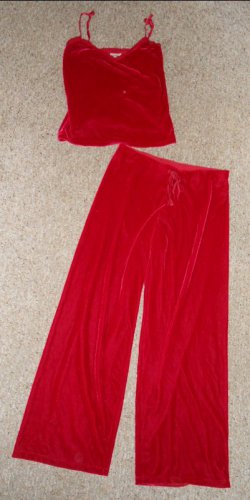 THE PAJAMAGRAM Red Velvet Cami and Loungewear Pants Ladies Medium