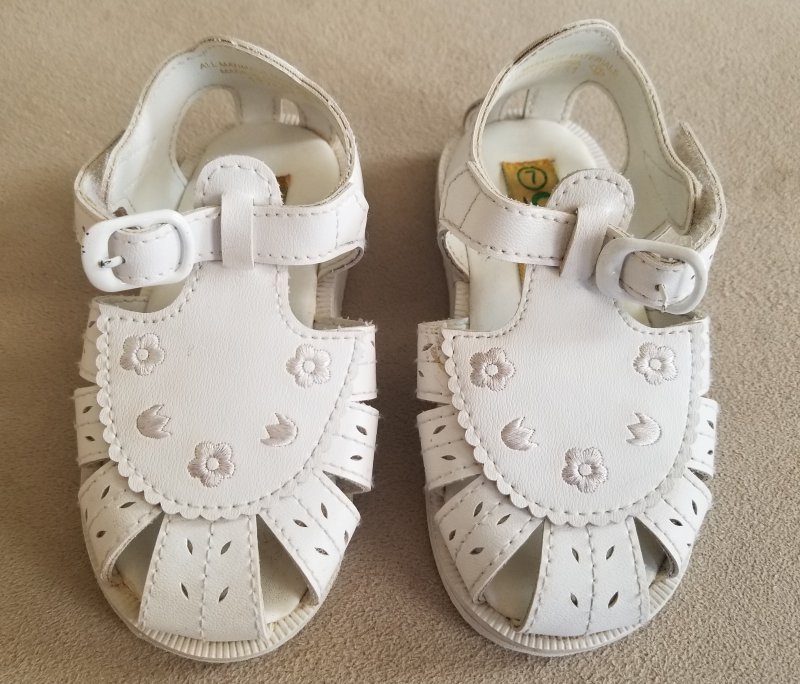 CRAYOLA White Sandals Toddler Girls Size 7
