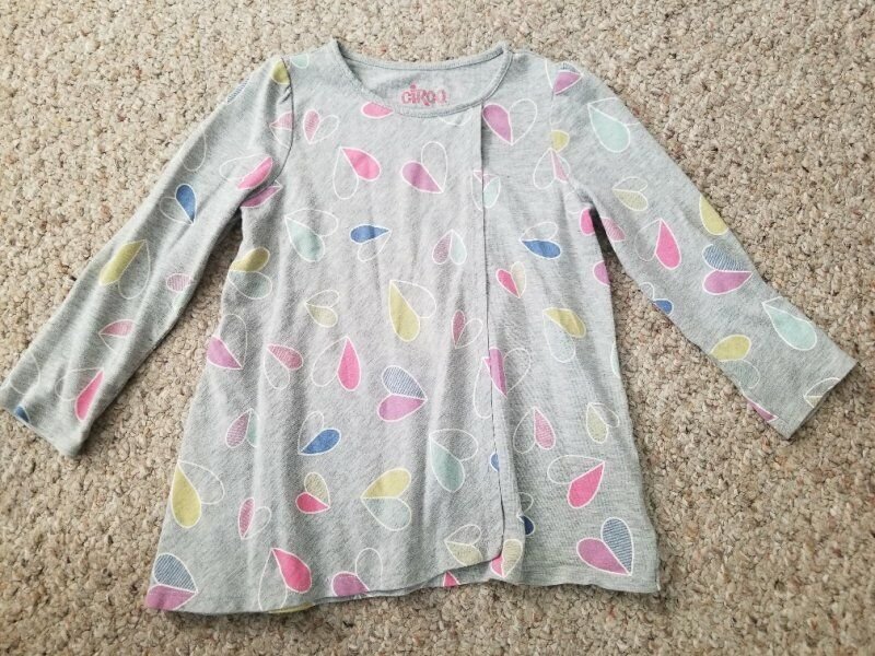 CIRCO Gray Heart Print Draped Long Sleeved Top Girls Size 3T