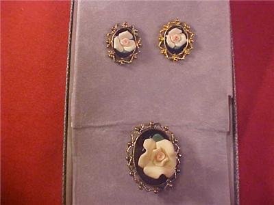 ESTATE VINTAGE EARRING AND PENDENT SET IN CASE