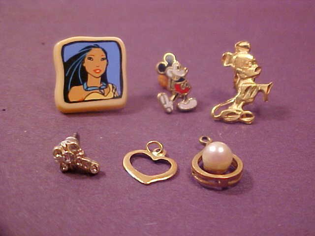 VINTAGE LOT OF EARRING AND PENDENTS