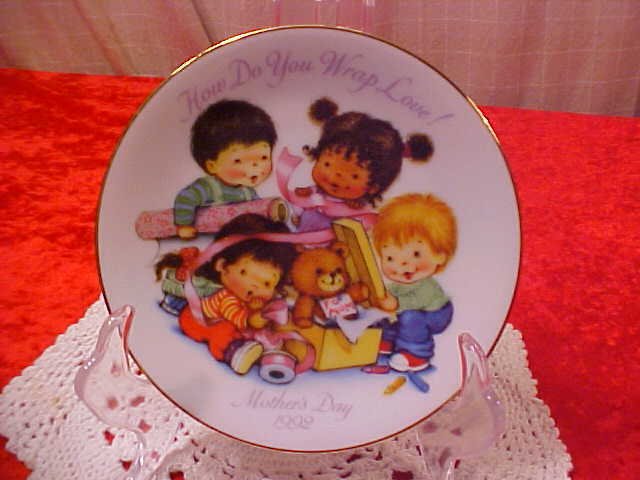 1992 AVON HOW DO YOU WRAP LOVE MOTHER'S DAY PLATE