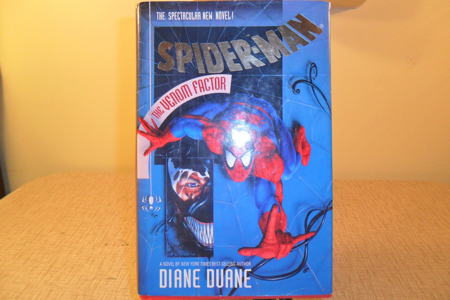 1994 SPIDER-MAN THE VENOM FACTOR THE NEW SPECTACULAR NOVEL BOOK