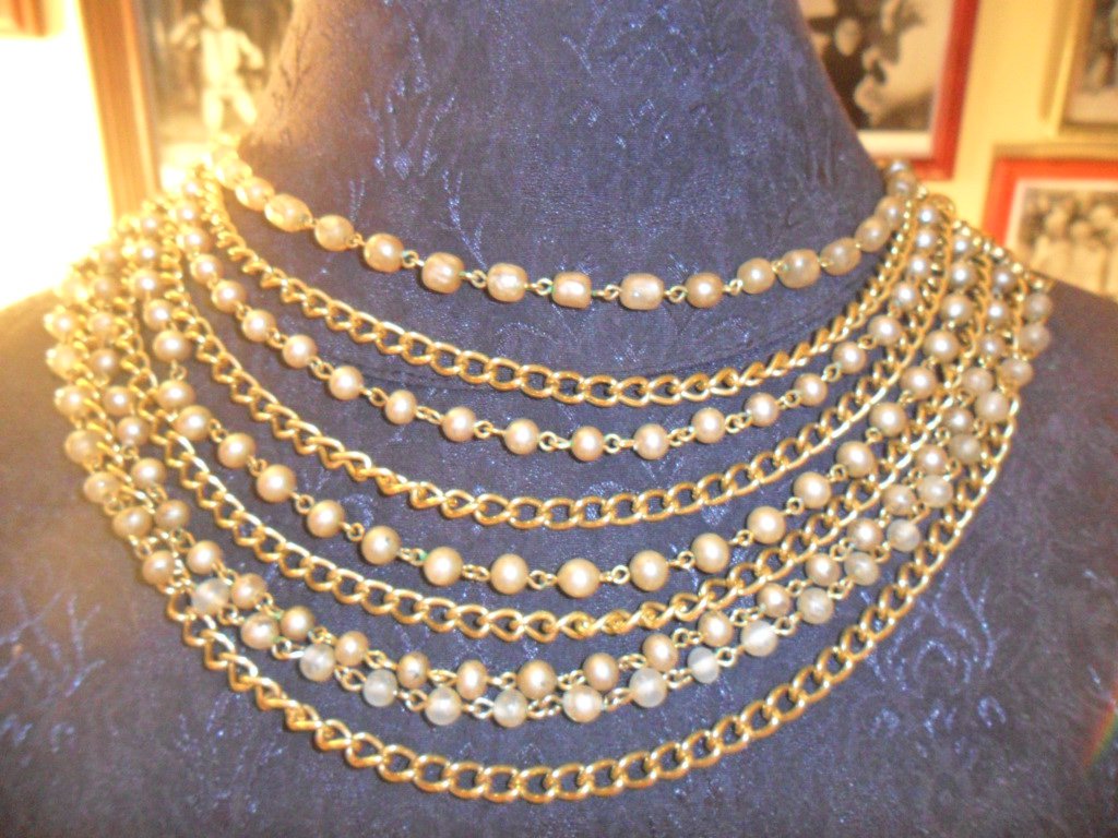 Vintage stunning 9 strand faux pearl chain choker necklace