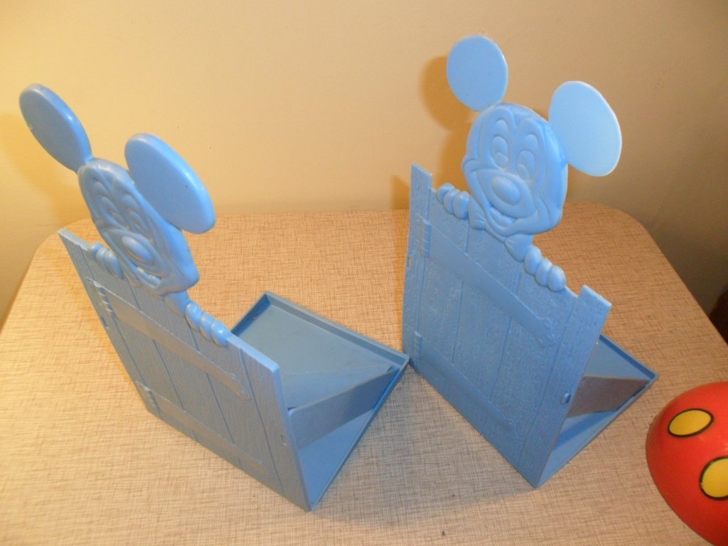 Vintage 1971 Mickey Mouse Bookend bookholder for Golden books, blue plastic