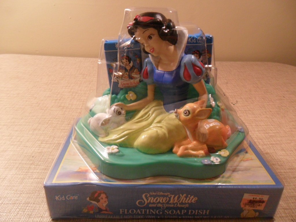 MIP Disney Snow White and the Seven Dwarfs Floating Soap Dish