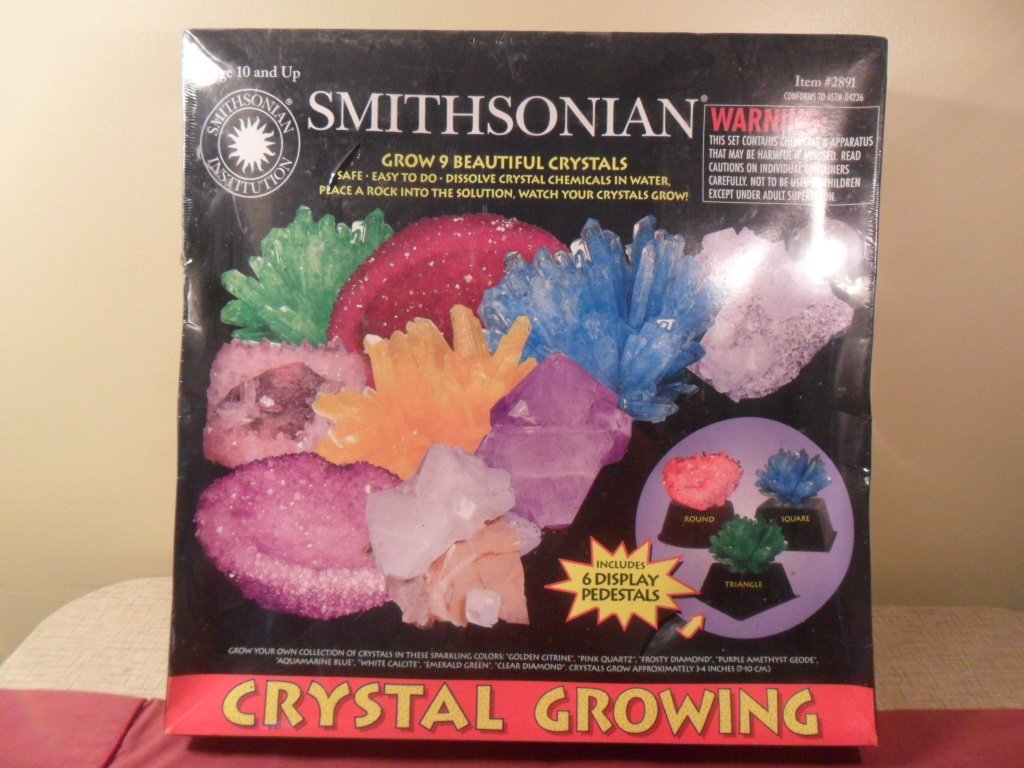 NIB Smithsonian Crystal Growing Grow 9 Beautiful Crystals