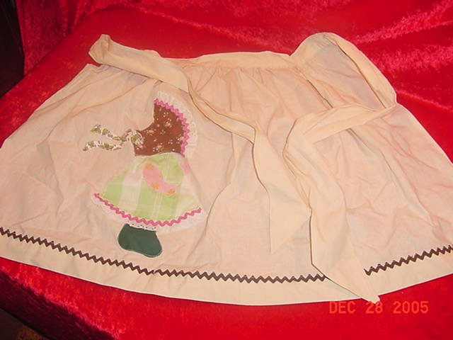 VINTAGE HOLLY HOBBIE ADULT APRON NEW CONDITION